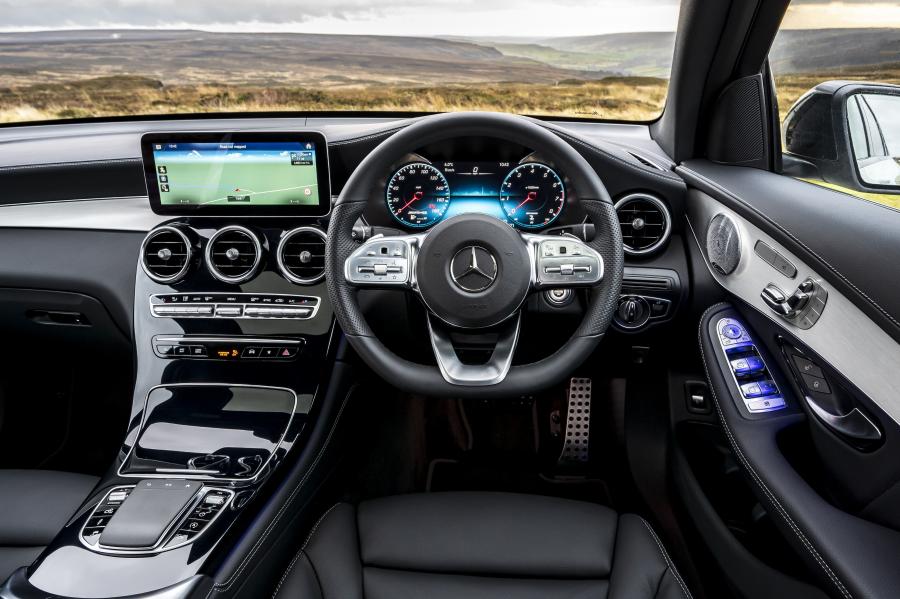 Торпедо Mercedes-AMG GLC43 4Matic Coupe (C253) 2019 года  (UK) (фото 9 из 69)